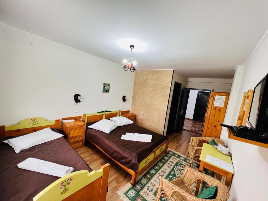 Pensiunea Casa Boiereasca Peştera Екстериор снимка