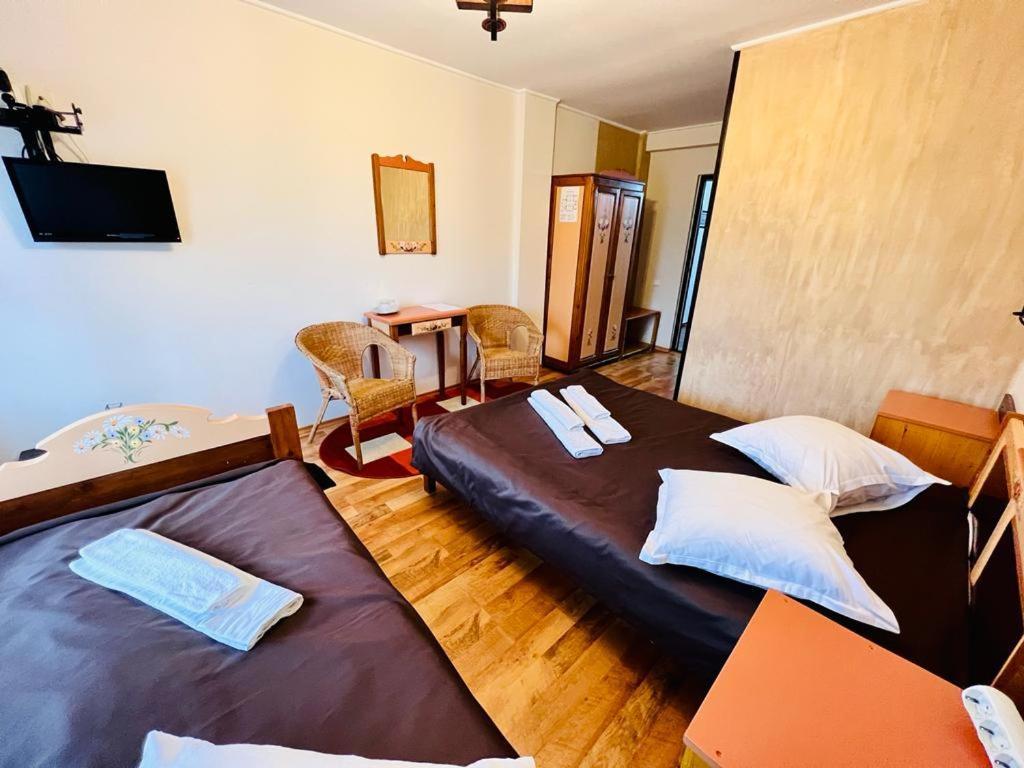Pensiunea Casa Boiereasca Peştera Екстериор снимка
