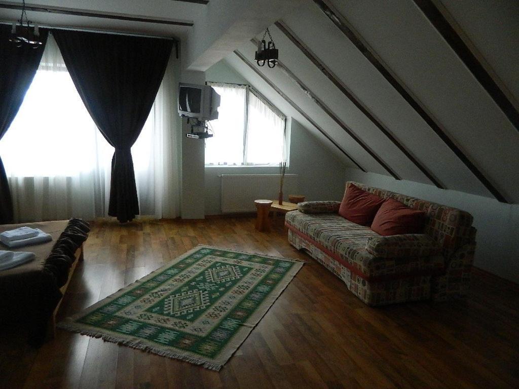 Pensiunea Casa Boiereasca Peştera Екстериор снимка